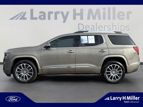 Used 2023 GMC Acadia Denali w/ Denali Ultimate Package AWD/4WD image 2