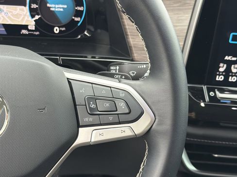 Used 2025 Volkswagen Atlas SEL image 28