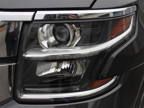 Used 2018 Chevrolet Tahoe LT AWD/4WD image 10