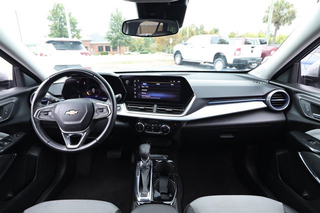 Used 2024 Chevrolet Trax LT w/ Driver Confidence Package FWD image 28