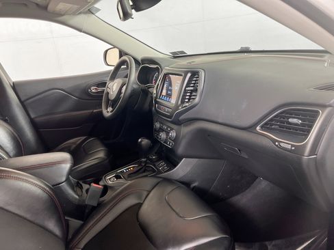 Used 2022 Jeep Cherokee Trailhawk w/ Trailer Tow Group image 27