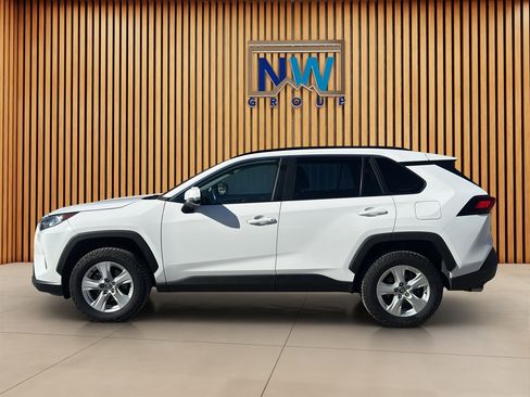Used 2020 Toyota RAV4 XLE w/ Convenience Package image 30