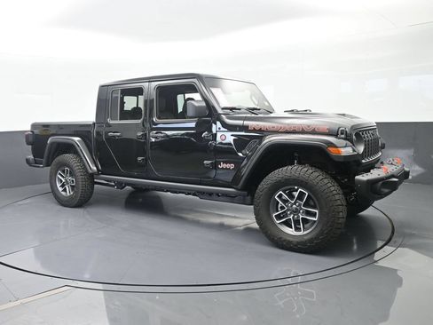 Used 2026 Jeep Gladiator Mojave AWD/4WD image 8