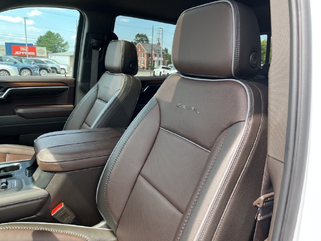 Used 2025 GMC Sierra 1500 Denali AWD/4WD image 13