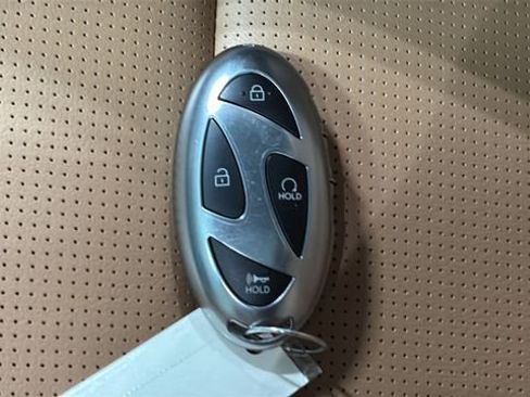 Used 2025 Hyundai Santa Fe Limited AWD/4WD image 21