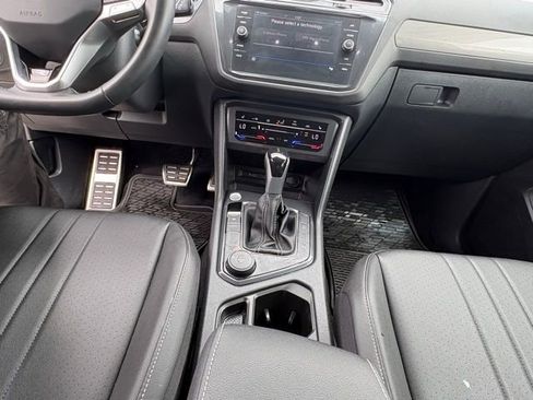 Used 2023 Volkswagen Tiguan SE R-Line AWD/4WD image 18