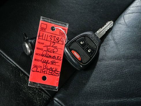 Used 2012 Jeep Wrangler Unlimited Sport image 33