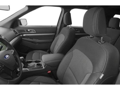 Used 2018 Ford Explorer XLT w/ Equipment Group 201A AWD/4WD image 39