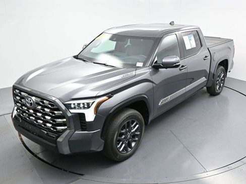 Used 2025 Toyota Tundra Platinum AWD/4WD image 39