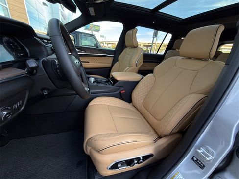 New 2025 Jeep Grand Cherokee L Summit w/ Obsidian Package image 19