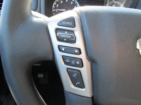 Used 2022 Nissan Titan SV RWD image 16