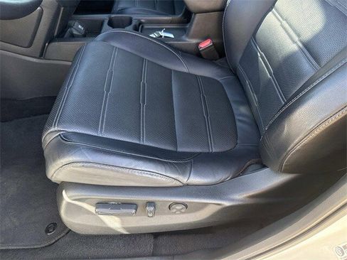 Used 2018 Honda CR-V Touring image 14