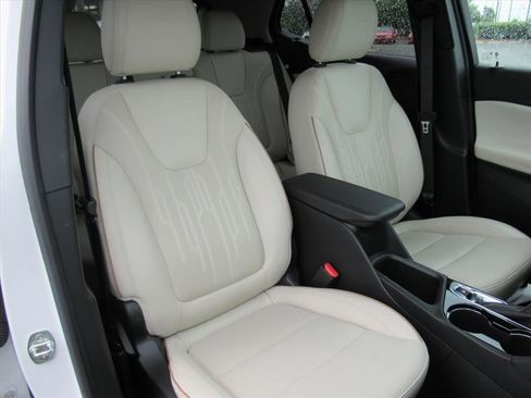 Used 2024 Buick Encore GX Avenir w/ Avenir Technology Package FWD image 9