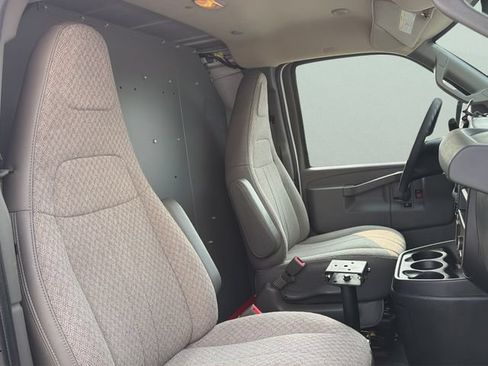 Certified 2021 Chevrolet Express 2500 RWD image 20