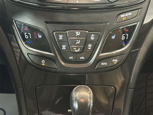 Used 2016 Buick Regal AWD image 17