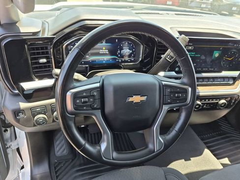 Used 2024 Chevrolet Silverado 1500 LT AWD/4WD image 11