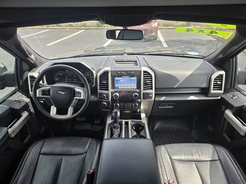 Used 2019 Ford F150 Lariat w/ Equipment Group 502A Luxury AWD/4WD image 19