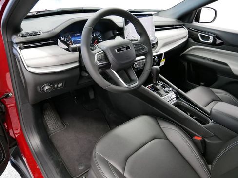 New 2025 Jeep Compass Limited image 2