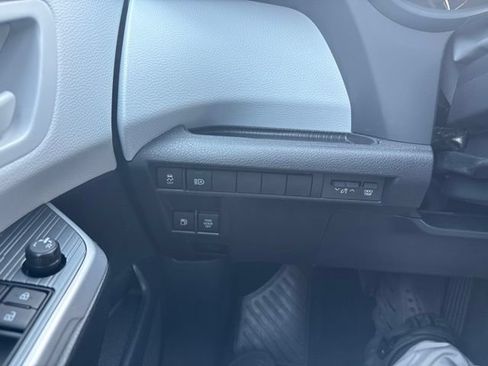 Used 2026 Toyota Sienna LE FWD image 15