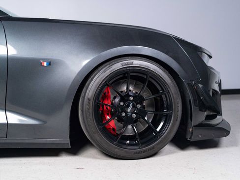 Used 2018 Chevrolet Camaro SS RWD image 29