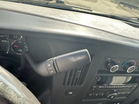 Used 2017 Chevrolet Express 2500 RWD image 18