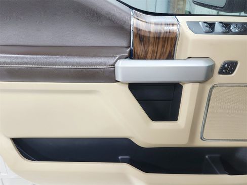 Used 2018 Ford F150 Lariat image 34