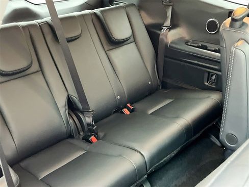 Used 2024 Subaru Ascent Limited w/ Technology Package image 29