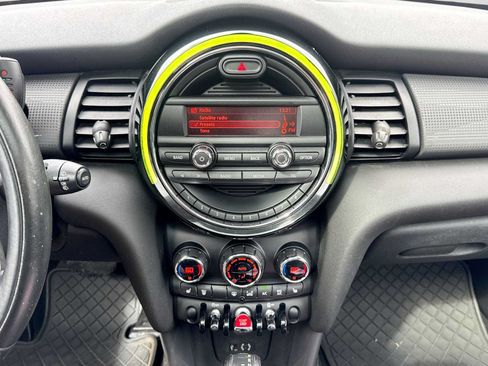 Used 2015 MINI Cooper 4-Door Hardtop FWD image 26