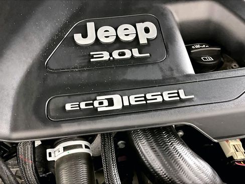 Used 2022 Jeep Gladiator Overland w/ Popular Equipment Package AWD/4WD image 32