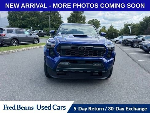 Used 2024 Toyota Tacoma TRD Sport w/ TRD Sport Upgrade Package AWD/4WD image 2