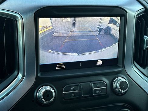 Used 2019 GMC Sierra 1500 SLE image 17