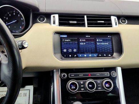 Used 2017 Land Rover Range Rover Sport HSE image 18