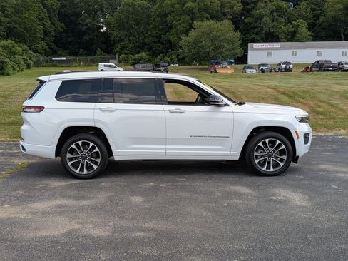 Certified 2021 Jeep Grand Cherokee L Overland w/ Luxury Tech Group IV image 3