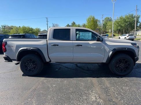 New 2026 Chevrolet Colorado Trail Boss AWD/4WD image 2