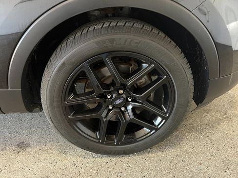 Used 2017 Ford Explorer Sport AWD/4WD image 26