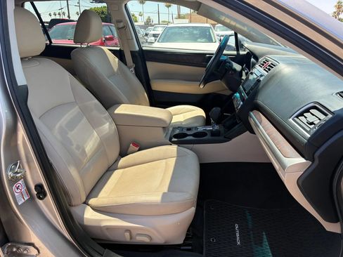 Used 2016 Subaru Outback 2.5i Limited AWD/4WD image 24