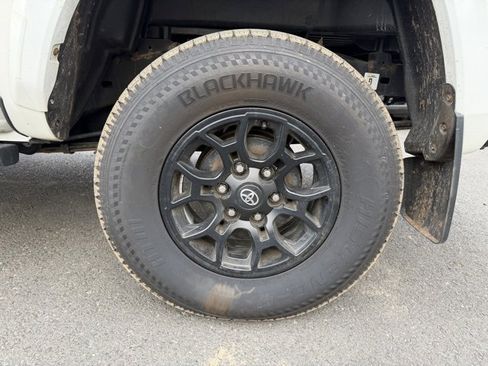 Used 2022 Toyota Tacoma SR5 image 8