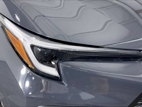 Used 2025 Toyota Corolla SE w/ Convenience Package FWD image 35