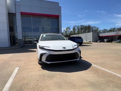 New 2026 Toyota Camry Hybrid w/ Multimedia Upgrade Package image 9