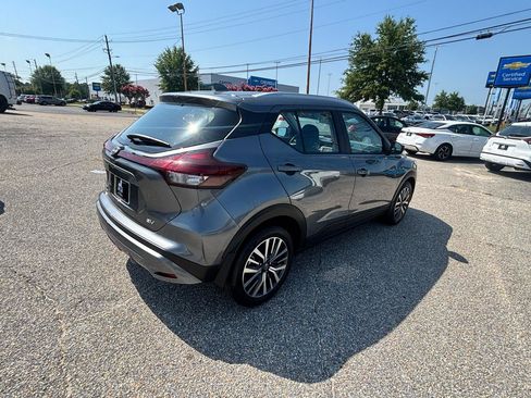 Used 2023 Nissan Kicks SV FWD image 28