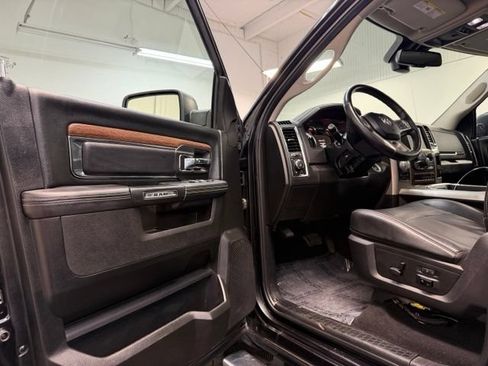 Used 2018 RAM 1500 Laramie w/ Convenience Group AWD/4WD image 11