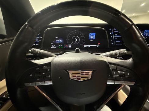 Used 2023 Cadillac Escalade Premium Luxury AWD/4WD image 20