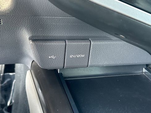 Used 2023 Toyota Camry SE image 27