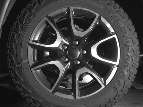 Used 2025 Jeep Compass Trailhawk image 14