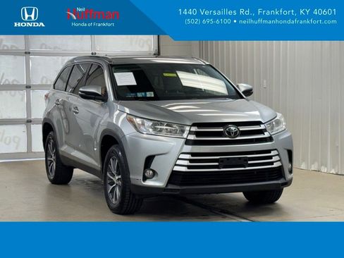 Used 2019 Toyota Highlander XLE FWD image 1