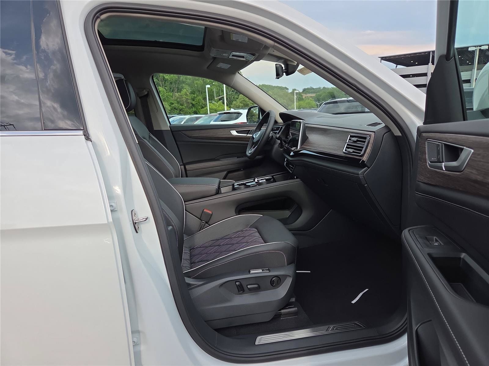 New 2026 Volkswagen Atlas SEL Premium R-Line AWD/4WD image 25