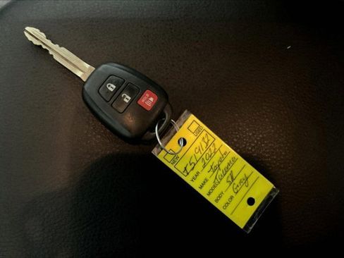 Used 2022 Toyota Tacoma SR image 11