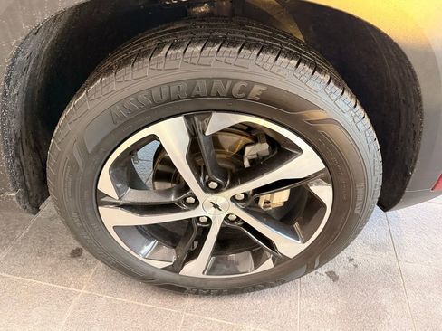 Used 2024 Chevrolet Trax RS w/ Driver Confidence Package image 39