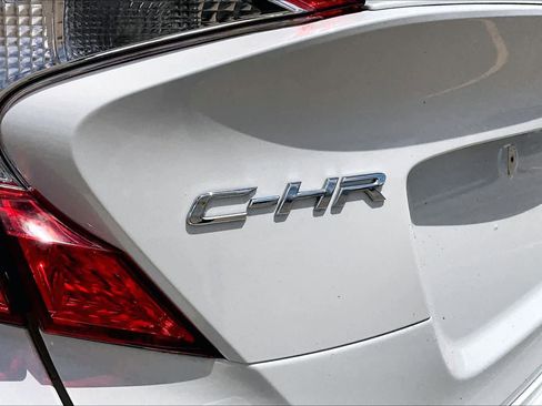 Used 2018 Toyota C-HR XLE FWD image 10