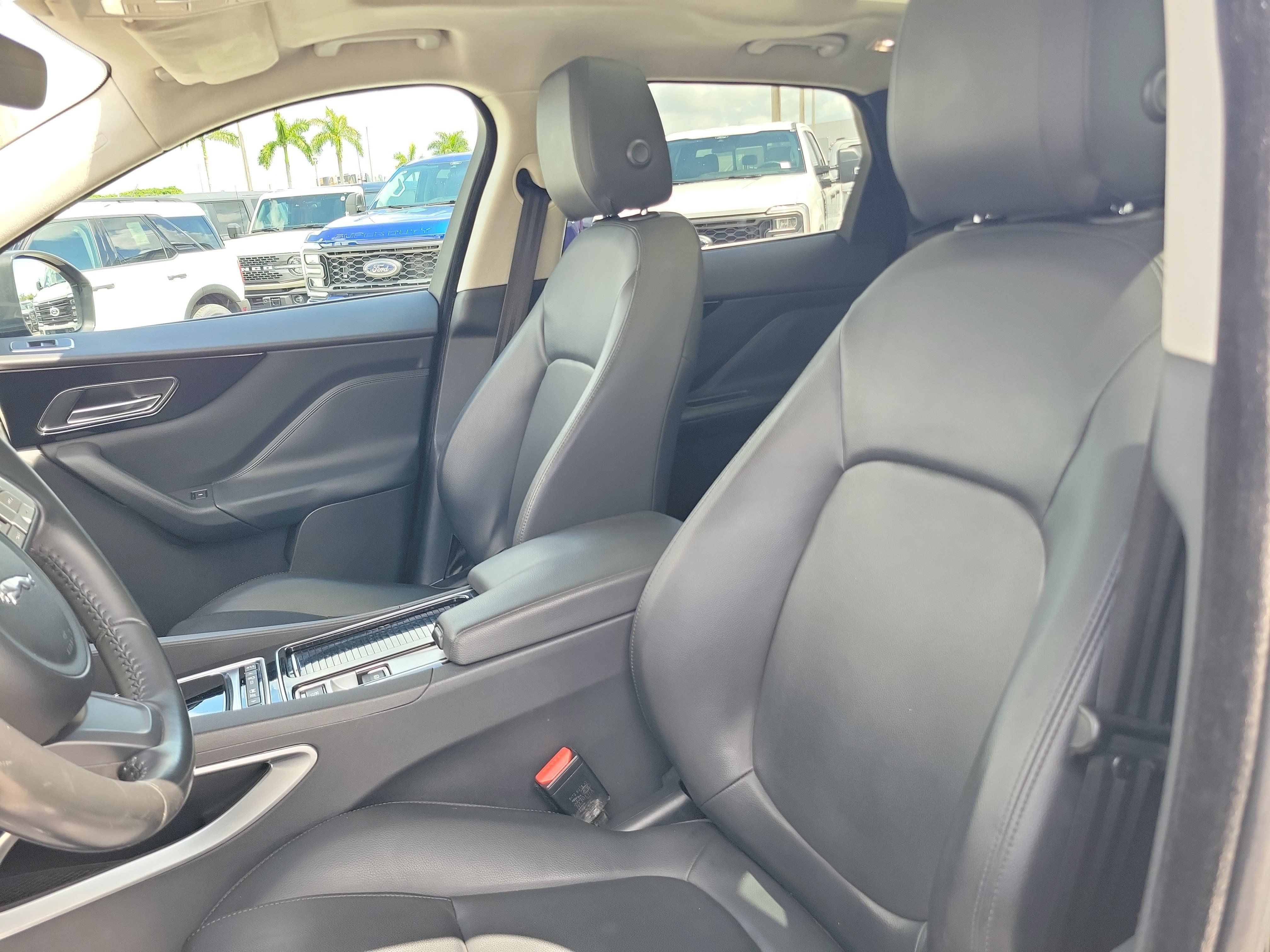 Used 2019 Jaguar F-PACE AWD/4WD image 12